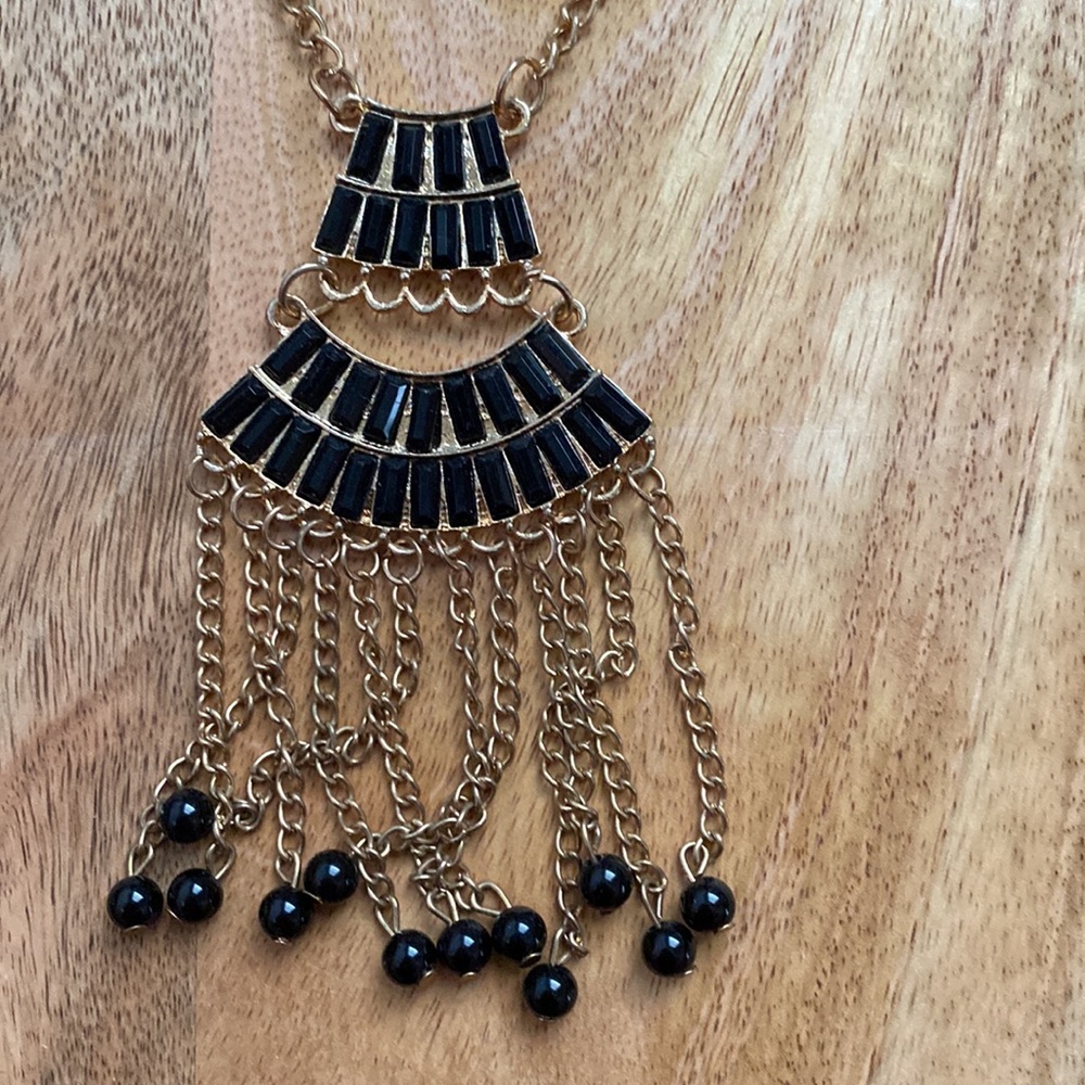 Black and gold necklace - Picture 3 of 4